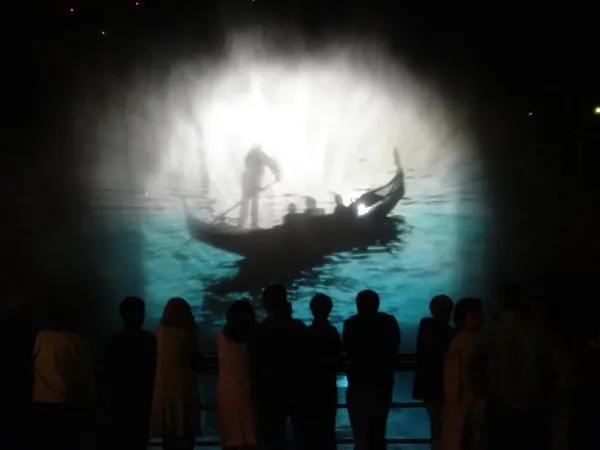 projection on water screen gondola in venice