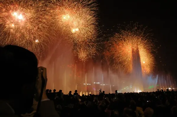 spectacle aquatique géant shanghai expo feu d'artifice 9