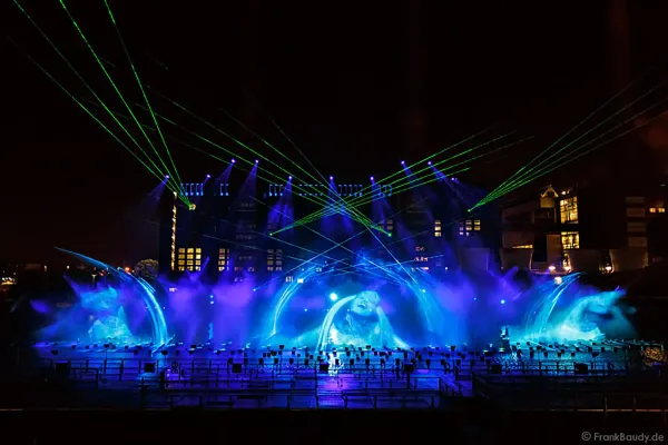 projection on water screens giant water show at autostadt volkswagen wolfsburg germany 29