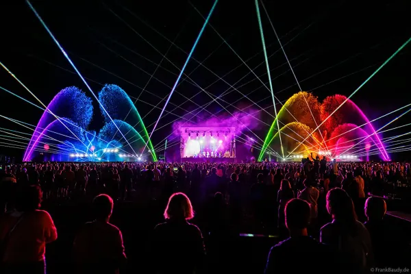 furdenheim festival vent d'est giant water show and laser rainbow