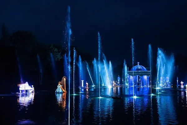 show aquatique puy du fou noces de feu 2